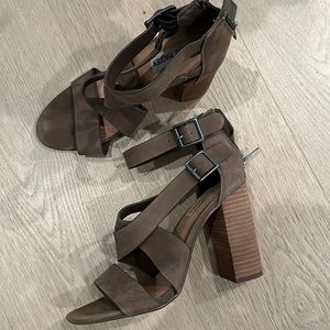Steve Madden pumps